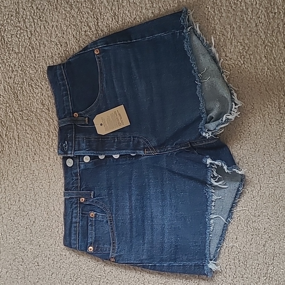 NWT - Levi's, 501 High Rise Button Fly Shorts 28